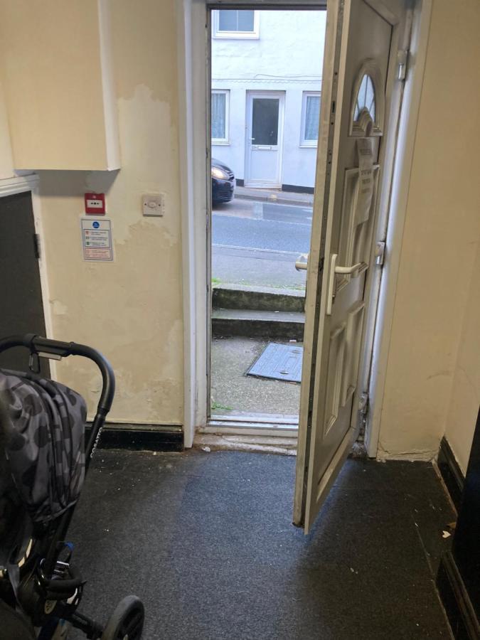 Lovely Two Bed Apartment @ 24A Green Street Ryde  Esterno foto